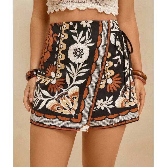 SHEIN Pants - Shein Curve Moth Skort Women’s Size 3XL (18) Floral Lightweight Faux Wrap Nature